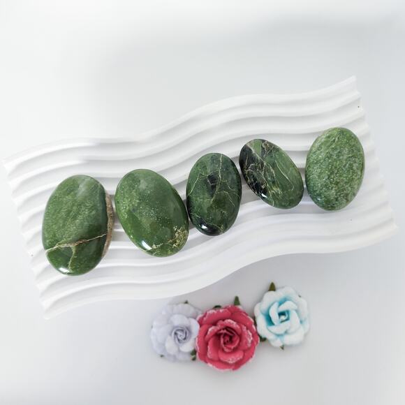 Tremolite Palm Stone Growth Crystals - Picture 6 of 8